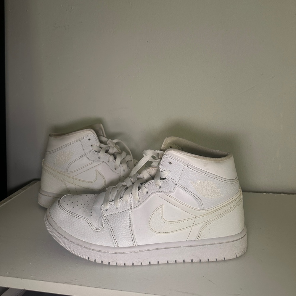 Nike Air Jordan Mid Triple White